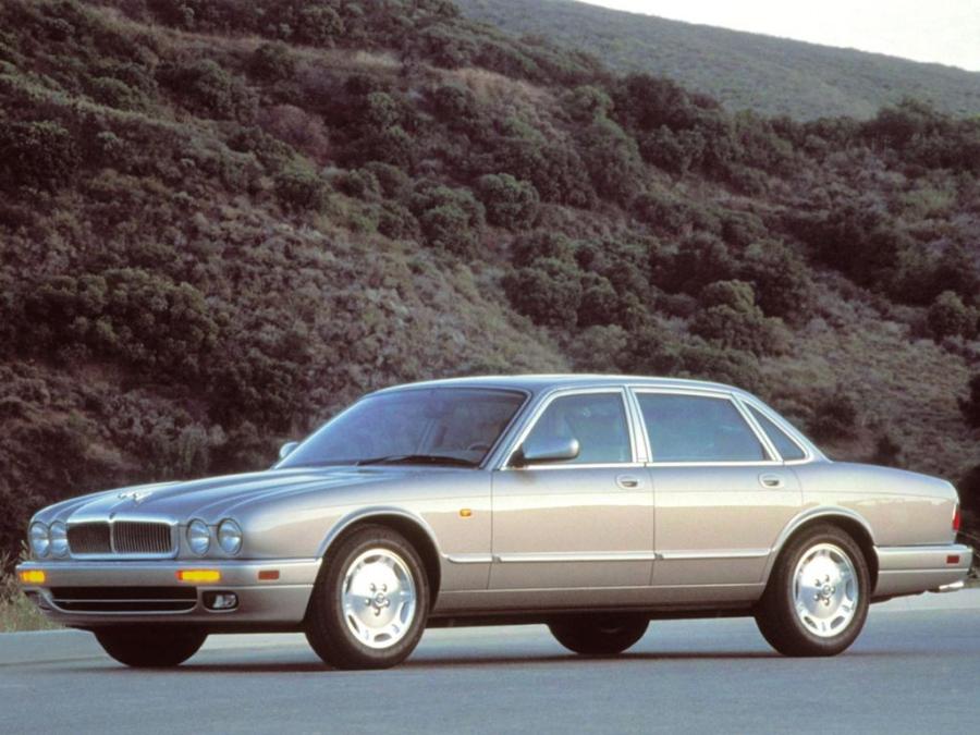  Jaguar Sovereign 1994 года  (фото 6 из 6)